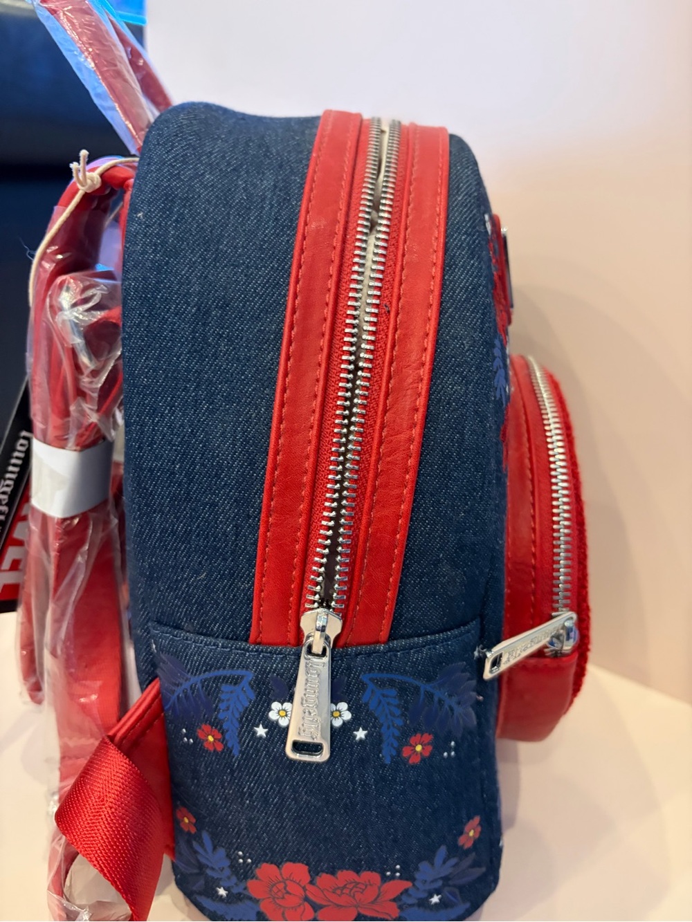 Loungefly Marvel Captain America  Backpack - Navy, Red & White - Picture 4 of 4